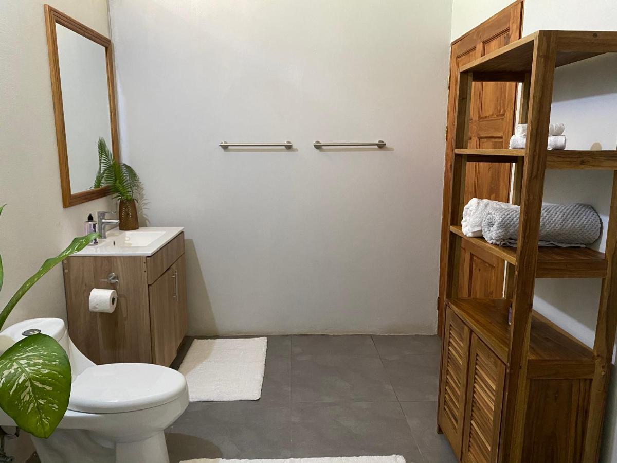 Scarlet House Villa Carate Екстериор снимка